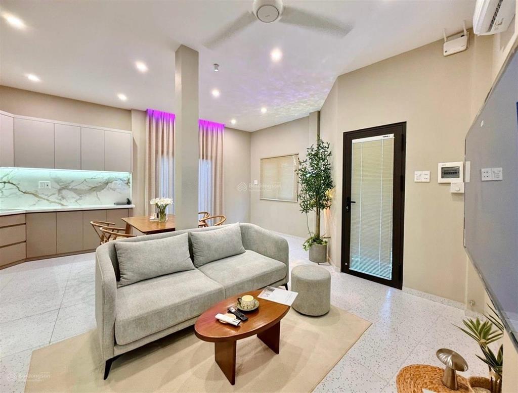 Bán nhà btct lạc long quân, hxh 4.4x15 vuông a4 2 tầng 70m2 nhỉnh 8 tỷ