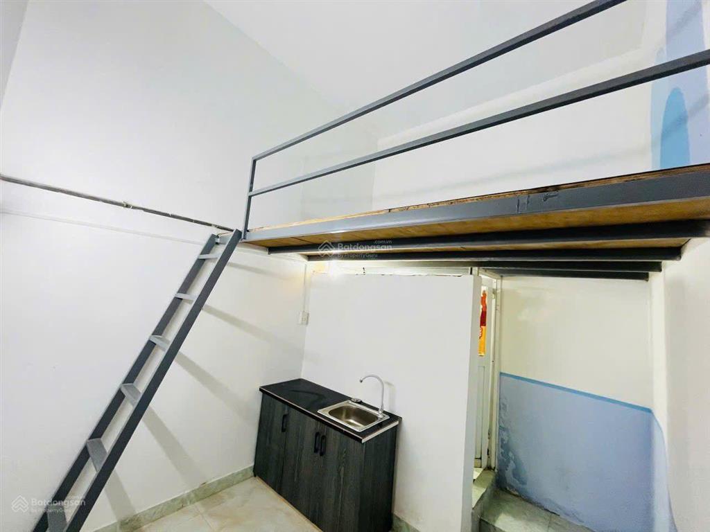 Cho thuê trọ 2tr6 có gác sẵn bếp tại đường mạc vân q8