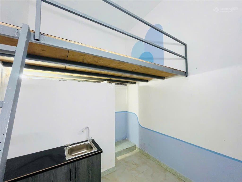 Cho thuê trọ 2tr6 có gác sẵn bếp tại đường mạc vân q8