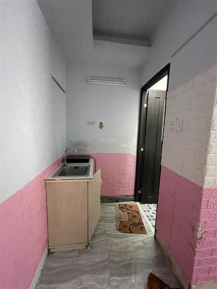 Cho thuê phòng rộng 20m2 ngay tạ quang bửu, giá 3tr5/tháng, nằm gần cầu tạ quang bửu
