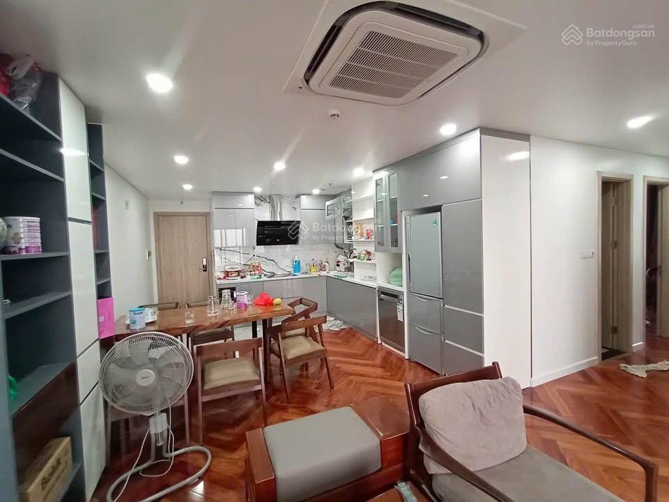 Bán gấp chung cư căn hộ góc view sông có 102