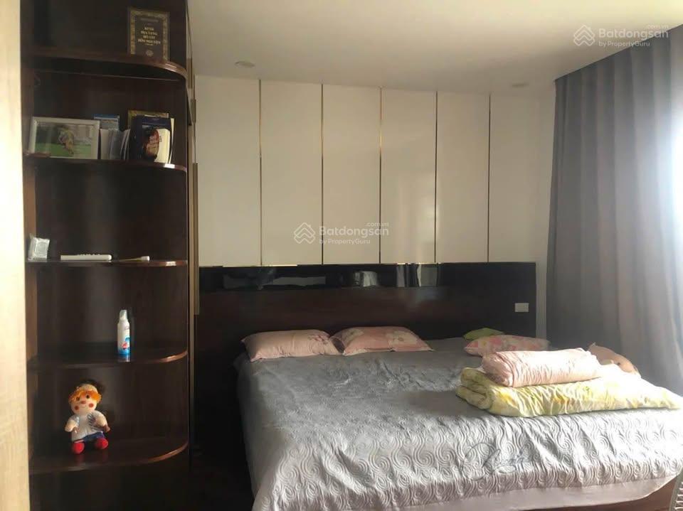 Bán gấp chung cư căn hộ góc view sông có 102
