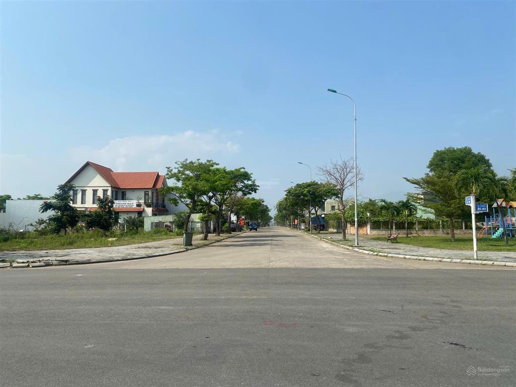 Golden hills khu a1  dt 187.5m2  đại lộ 15m, vỉa hè 7m5. giá chỉ ngang nhà phố 63m2 vinhomes