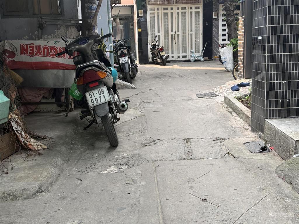 Bán nhà đường kênh tân hoá  54m2  2 tầng, hơn 5 tỷ, quận tân phú  0978 032 ***