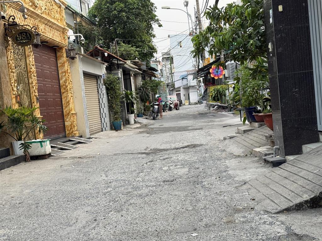 Bán nhà mặt tiền đường tây sơn, q. tân phú 70m2  hơn 6 tỷ  gần gò dầu  0978 032 ***