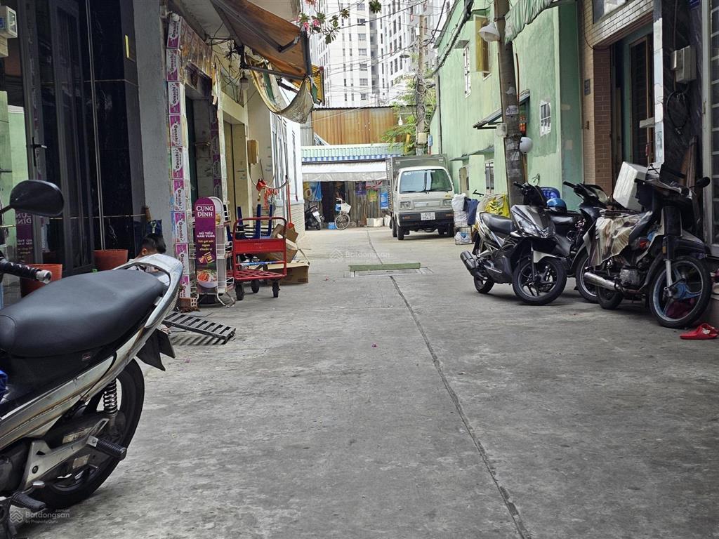 Bán nhà tô hiệu + hòa bình , ( 2 tầng  40m2 ) giáp quận 11  q. tân phú  0978 032 ***