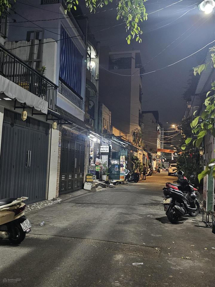 Bán nhà đường tân kỳ tân quý, 65m2  2 tầng  hẻm 6m xe hơi tới nhà  q. tân phú  0978 032 ***