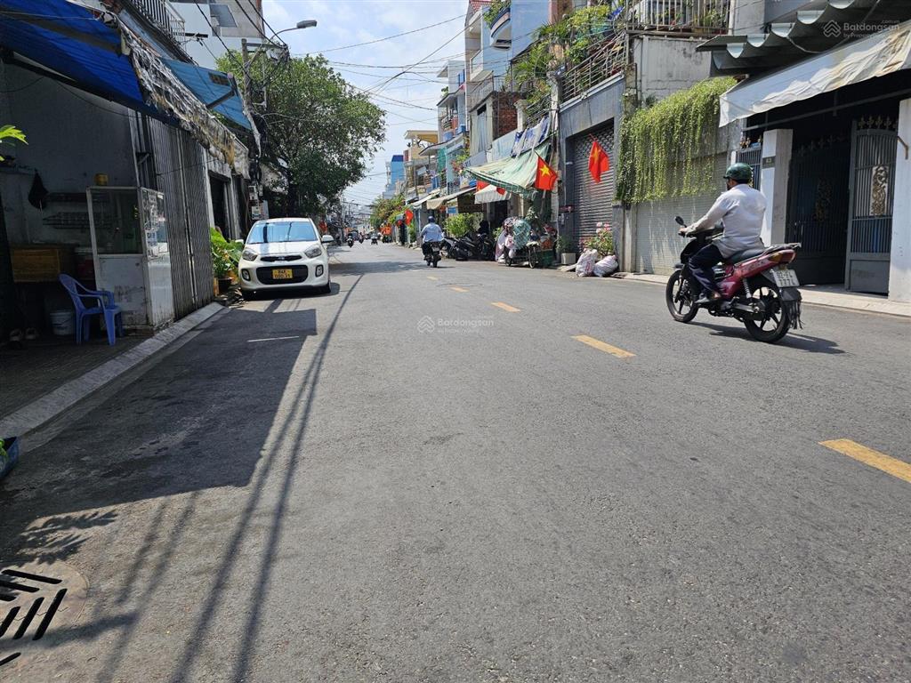 Bán nhà mặt tiền gần chợ tân hương , p. tân sơn nhì  40m2  2 tầng , q. tân phú  0978 032 ***