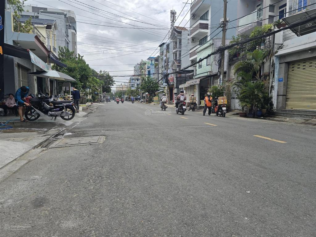 Bán nhà mặt tiền đường lý thánh tông, ngang lớn  4 tầng  dòng tiền  quận tân phú  0914 443 ***