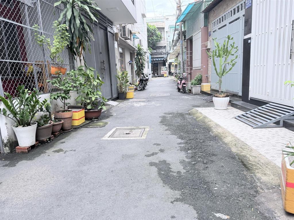 Bán nhà đường lê đình thám  phường tân sơn nhì  quận tân phú  hẻm 5m  2 tầng  hơn 3 tỷ.