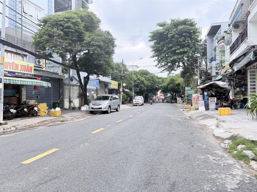 Bán nhà đường lê đình thám  phường tân sơn nhì  quận tân phú  hẻm 5m  2 tầng  hơn 3 tỷ.