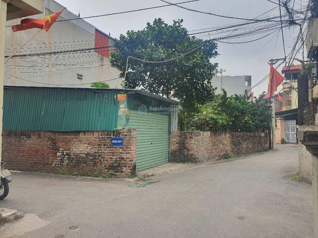 Chủ nhà mua nhà trong vin ocean park nên cần bán lại căn nhà 2 tầng, ô tô đỗ cửa, giá rẻ bất ngờ