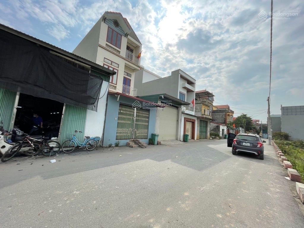 Ô tô, ngõ thông, sát kcn thuận thành 3, xung quanh đầy đủ tiện ích.