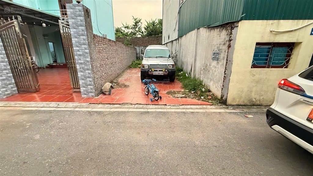 Chủ cần bán gấp, mặt ngõ, ô tô 16c chạy. giá tham khảo tốt trong khu vực cũ.