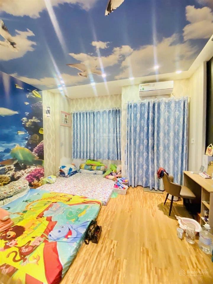 Nhà lạc long quân quận 11, 4 tầng ngang khủng 5.4m hẻm 1 trục 8m