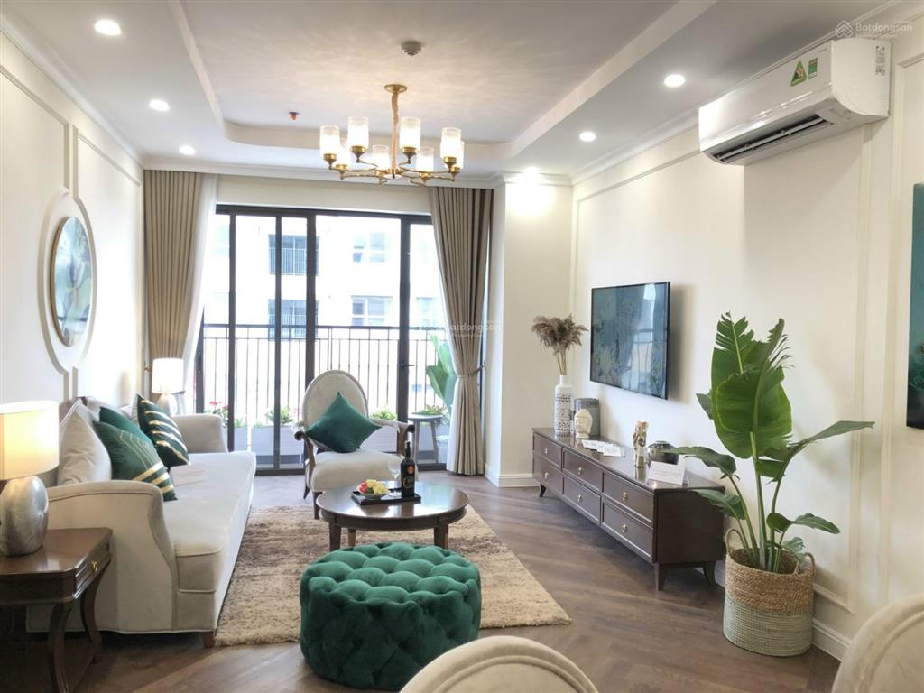 Chính chủ gửi bán căn 100m2 3pn 2vs đầy đủ nội thất cơ bản, nhận nhà luôn, tầng trung view thoáng