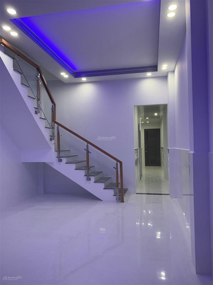 Nhà cách cầu vượt linh xuân 500m. quá đẹp cho vị trí, đường 6m 3pn sân xe hơi