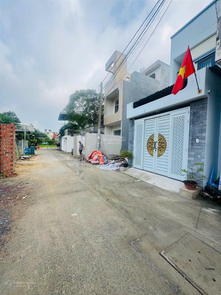 Nhà cách cầu vượt linh xuân 500m. quá đẹp cho vị trí, đường 6m 3pn sân xe hơi