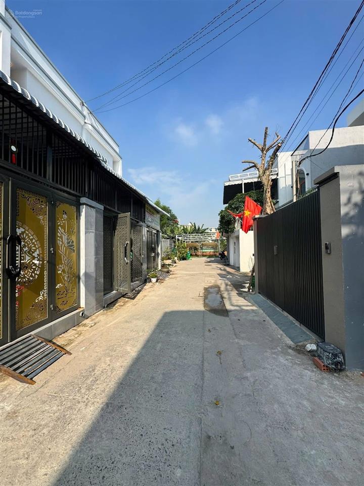 Nhà cách cầu vượt linh xuân 500m. quá đẹp cho vị trí, đường 6m 3pn sân xe hơi