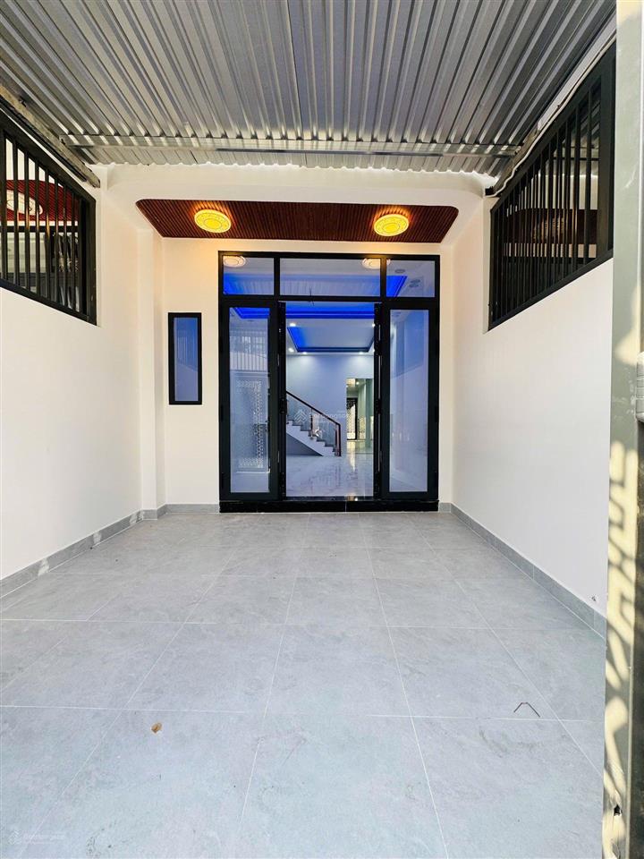 Nhà cách cầu vượt linh xuân 500m. quá đẹp cho vị trí, đường 6m 3pn sân xe hơi