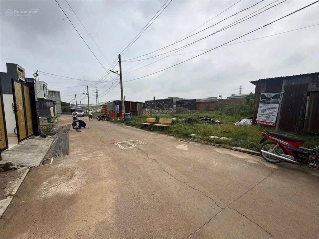 Chính chủ bán
đất 83,2m2, tại bình an, dĩ an, bình dương gần kdl thuỷ châu đường xe hơi quay đầu