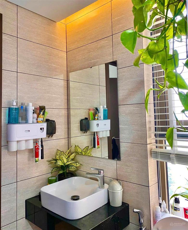 Bán căn hộ hoa hậu 72m 2n2vs tòa terra bc đông nam veiw thoángnhà đẹp nội thất xịngiá 5,x btp