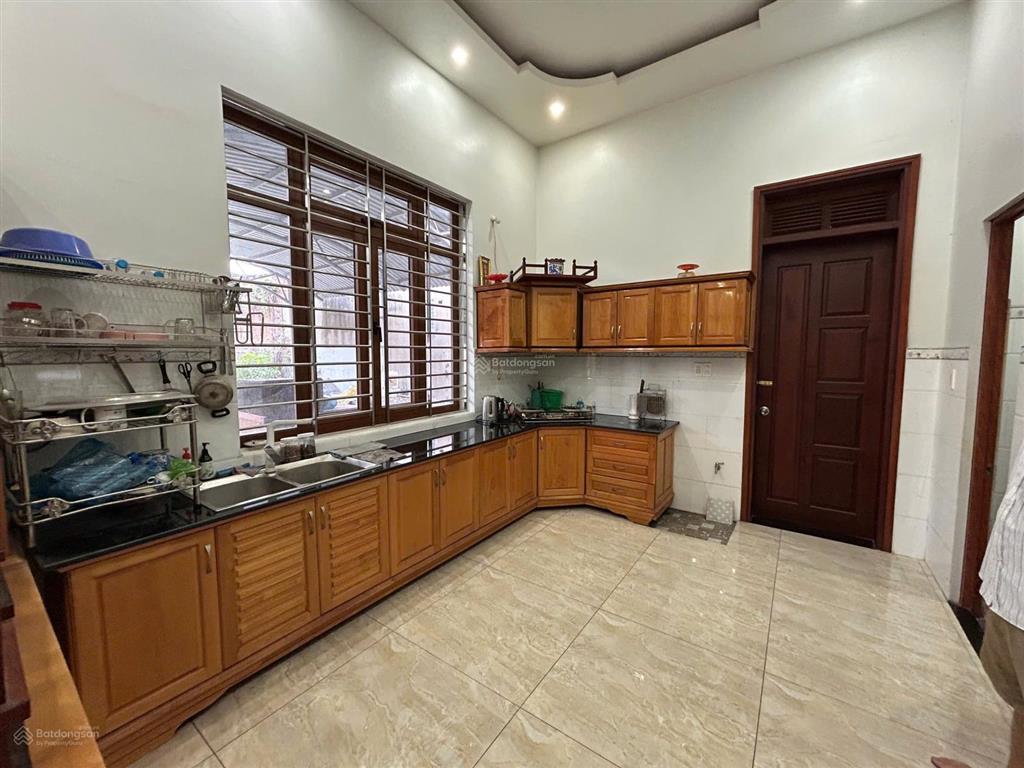 Bán 750m2 nhà biệt thự và văn phòng nhà xưởng giá ngợp gấp 14tỷ9