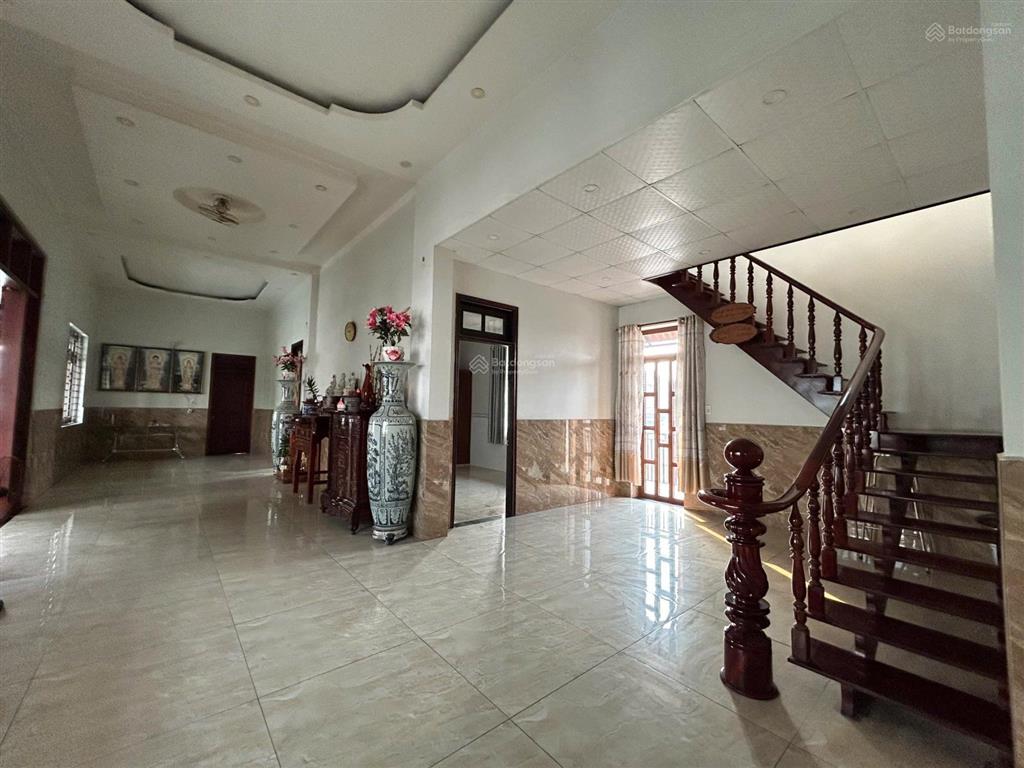 Bán 750m2 nhà biệt thự và văn phòng nhà xưởng giá ngợp gấp 14tỷ9