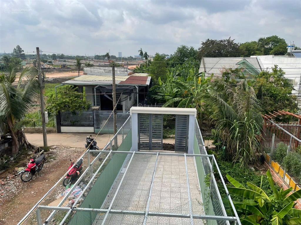 Bán nhà lầu đường thông sân ô tô 2tỷ7 ngay an thạnh 2