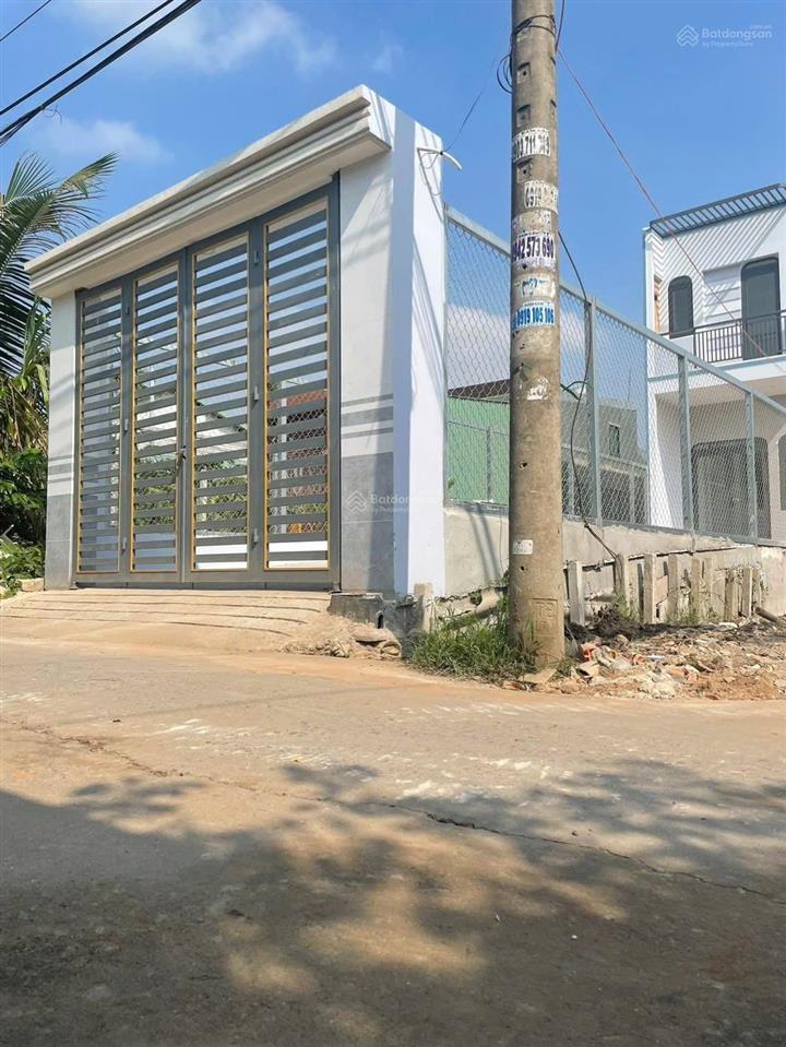 Bán nhà lầu đường thông sân ô tô 2tỷ7 ngay an thạnh 2