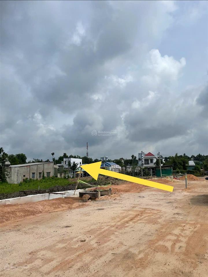 Bán nhà lầu đường thông sân ô tô 2tỷ7 ngay an thạnh 2