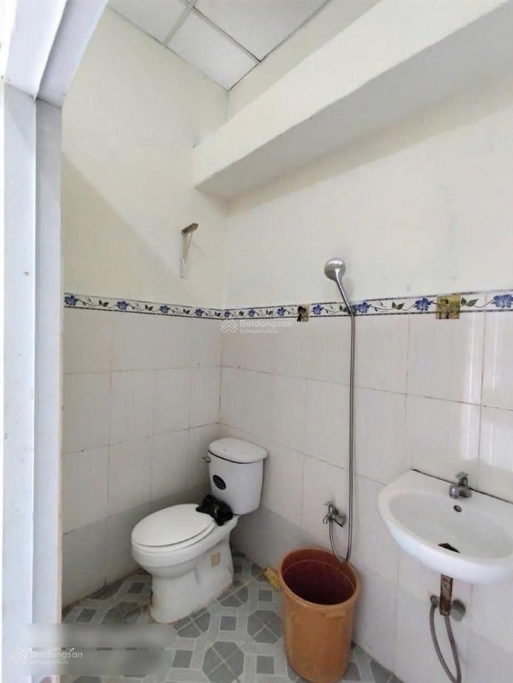 Bán nhà 1tỷ3xx ngay gần vòng xoay lái thiêu sổ riêng. ngay sát đường nhựa 20m