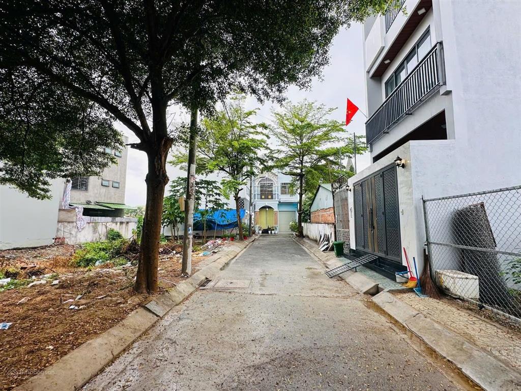 Bán đất hiện hữu full thổ cư đường xe hơi huỳnh tấn phát nhà bè, bề ngang 5 m, dân trí cao