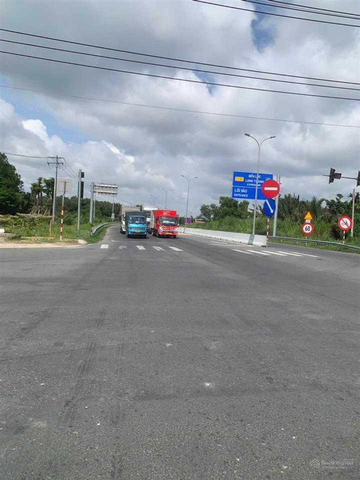 Bán đất bề ngang khủng 23.2 m nguyễn văn tạo ngay đường cao tốc