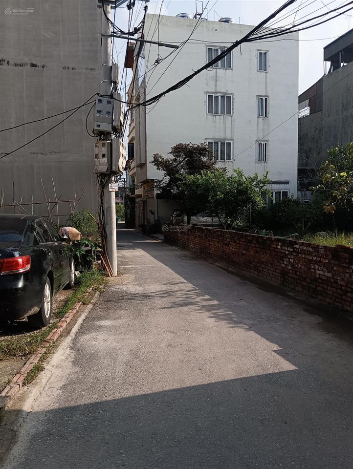 Chính chủ bán đất đông dư, diện tích 38m2, ngõ ô tô giá 2,7 tỷ, sổ vuông đẹp.  0918 062 ***