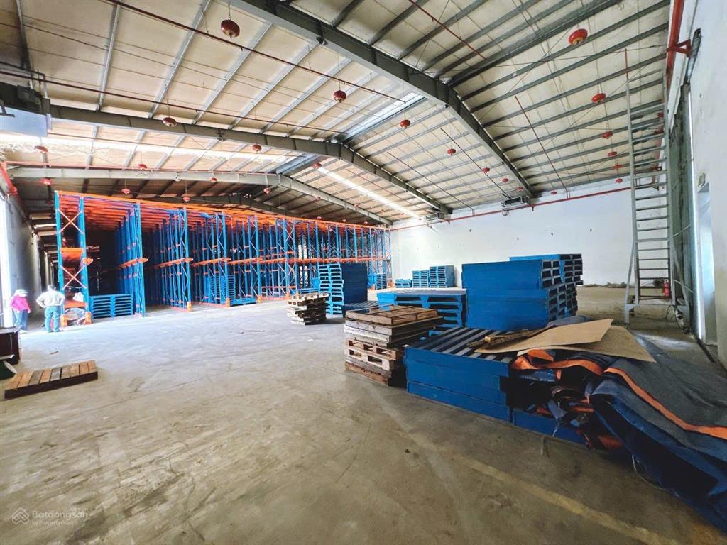 Cho thuê xưởng 5500m2 trong kcn 2 biên hoà giá tốt chỉ 650 triệu quá rẻ