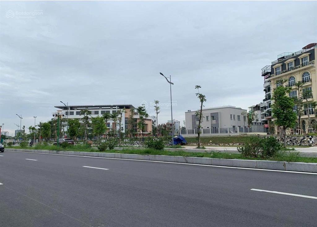 Giảm chào 15 tỷ bán nhà mặt phố nguyễn gia bồng lô góc vỉa hè 4 làn xe dt 300m mt 15m giá 130 tỷ