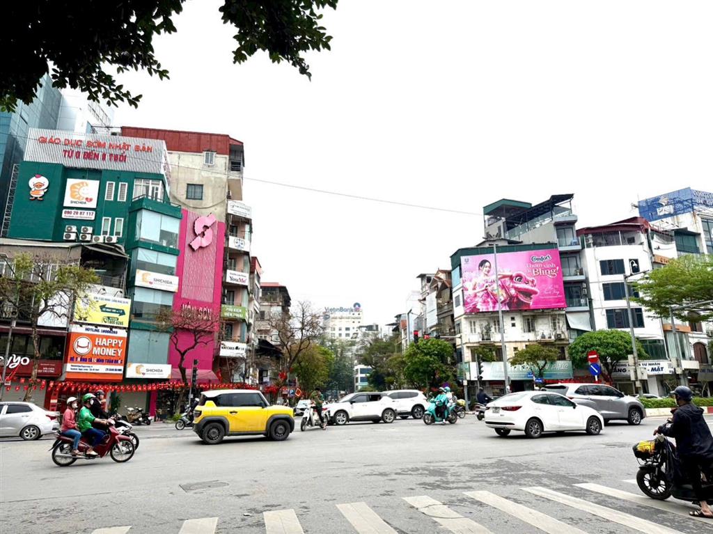 Mặt phố phan kế bính lô góc vỉa hè rộng nhà mới thang máy full nội thất dt 130m *6 tầng giá 54 tỷ