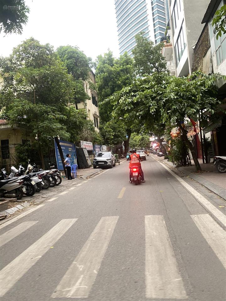 Giảm chào 3 tỷ bán gấp mặt phố châu long nhà mới thang máy vỉa hè rộng dt 75m7 tầng giá 50,39tỷ