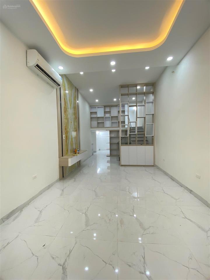 Bán gấp tt tầng 1 khu 7,2 ha vĩnh phúc. vỉa hè rộng  mặt chính chợ kd đỉnh  dt 30m chỉ 4 tỷ nhỉnh
