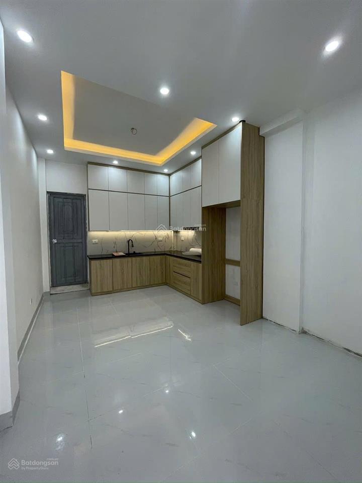 Bán nhà mặt phố tại yên quán, kinh doanh chỉ 5,x tỷ, 55m2, 5pn, 4wc, pháp lý đầy đủ