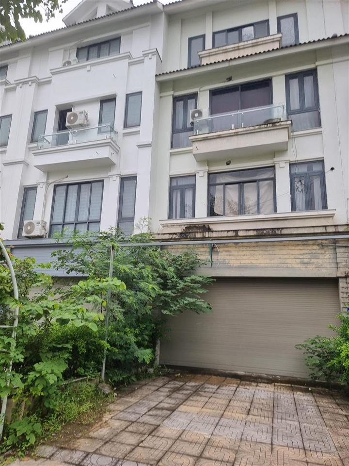 Cho thuê bt 4 tầng tại geleximco  lê trọng tấn, mặt đường 30m kinh doanh 12 triệu, 80m2