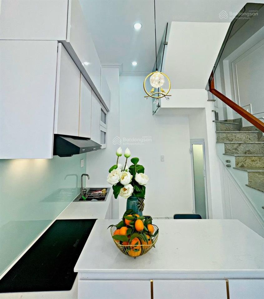 Nhà bán hxh lê hồng phong, q5, 24m2, 3 tầng, giá 5,6 tỷ