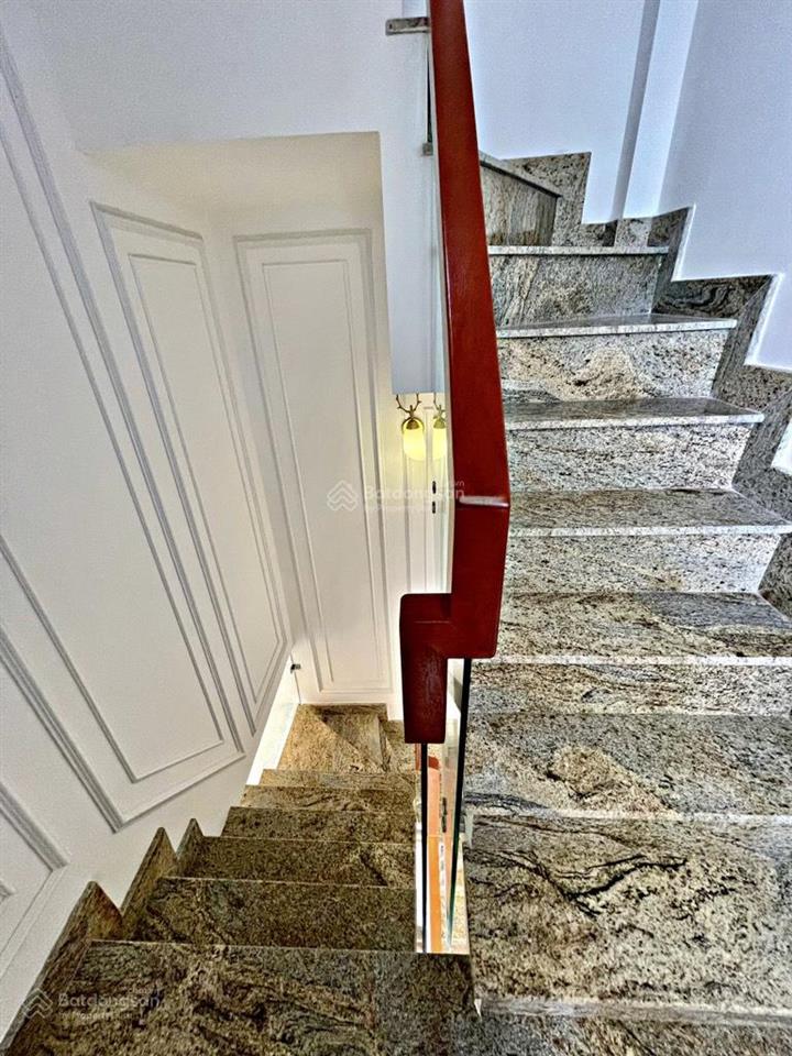 Nhà bán hxh lê hồng phong, q5, 24m2, 3 tầng, giá 5,6 tỷ