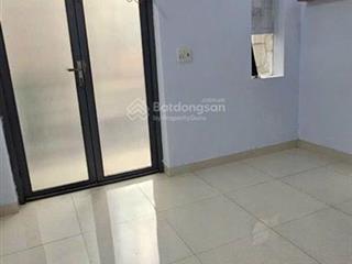 Nhà bán 5,3 tỷ, trần hưng đạo, q1, cách hxh 10 m, 2 tầng, dt 28 m2