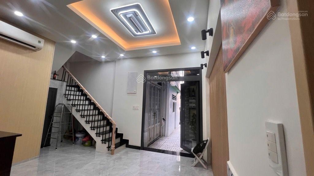 Nhà bán , hxh , chỉ 5,68 tỷ , đường hồ hảo hớn , q1 , 2 tầng, dt 28 m2 .