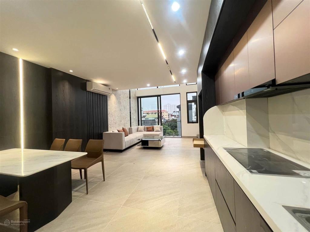 Chỉ 8,x tỷ nhà đẹp 6 tầng thang máy cổ linh, thạch bàn, long biên full nội thất ô tô