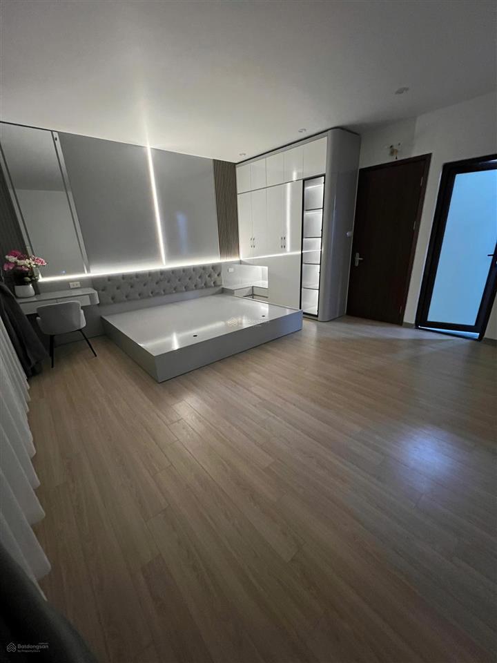 Chính chủ cho thuê nhà đàm quang trung long biên diện tích 45m 6 tầng thang máy f