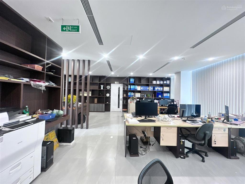 Cho thuê tòa nhà văn phòng phạm khắc quảng, việt hưng, long biên. vị trí cực đẹp lô góc