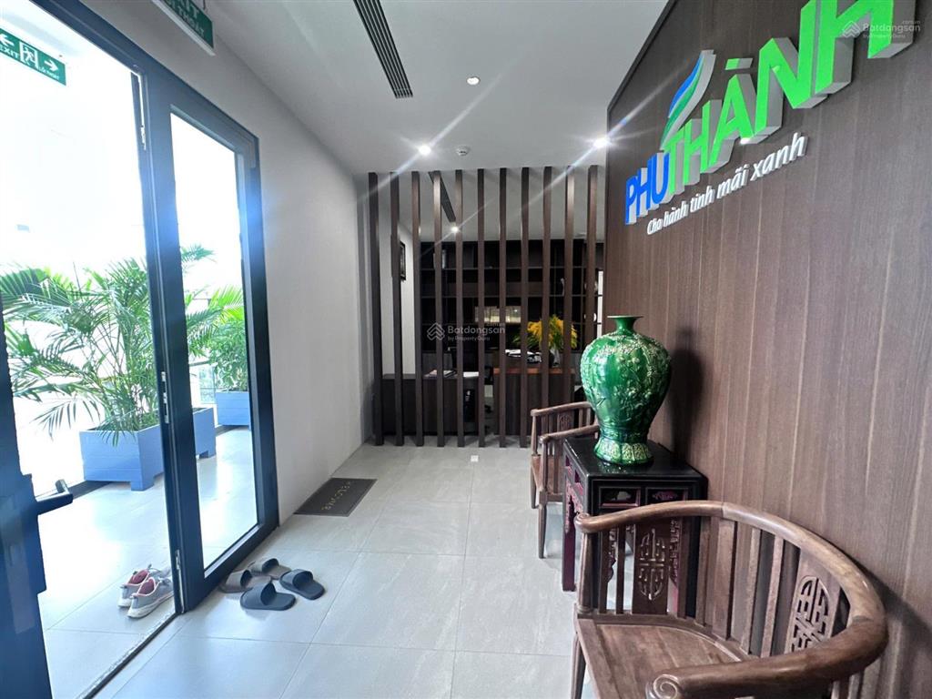 Cho thuê tòa nhà văn phòng phạm khắc quảng, việt hưng, long biên. vị trí cực đẹp lô góc